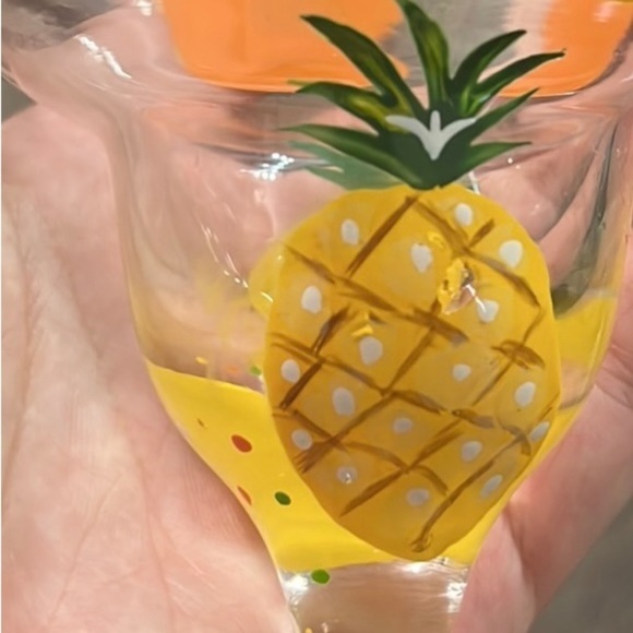 Lolita Set Of 2 Hand Painted Fruit Pineapple & Strawberry Margarita Glasses - Picture 7 of 8